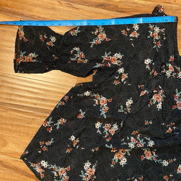 TORRID Sheer floral and polka dot ruffle blouse - Picture 6 of 12